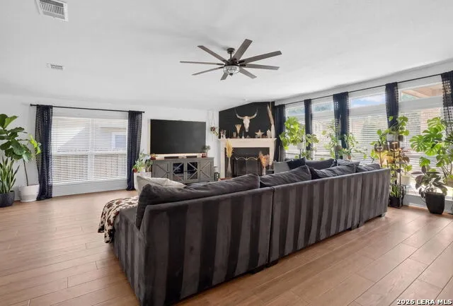 26030 STARLING HL San Antonio, TX 78260