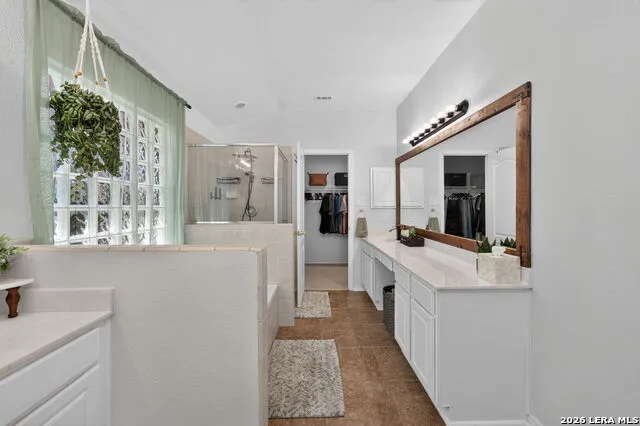 26030 STARLING HL San Antonio, TX 78260