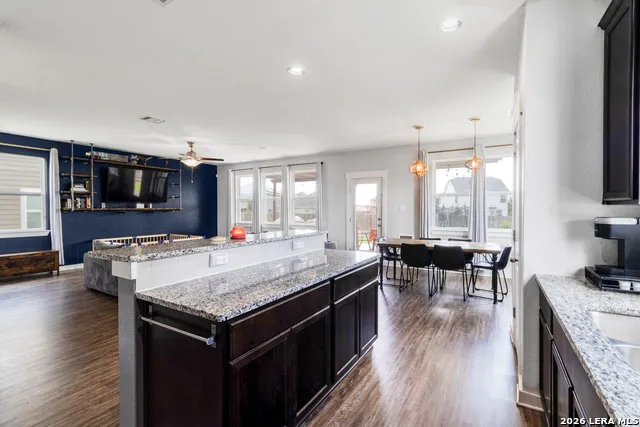 5114 WELLS PARK Marion, TX 78124