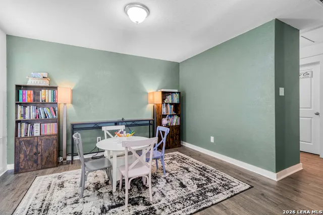 5114 WELLS PARK Marion, TX 78124