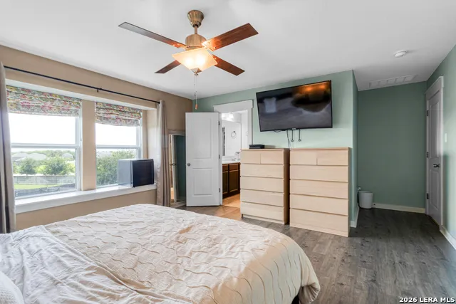 5114 WELLS PARK Marion, TX 78124