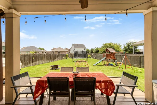 5114 WELLS PARK Marion, TX 78124