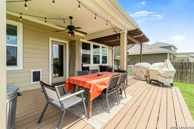 5114 WELLS PARK Marion, TX 78124