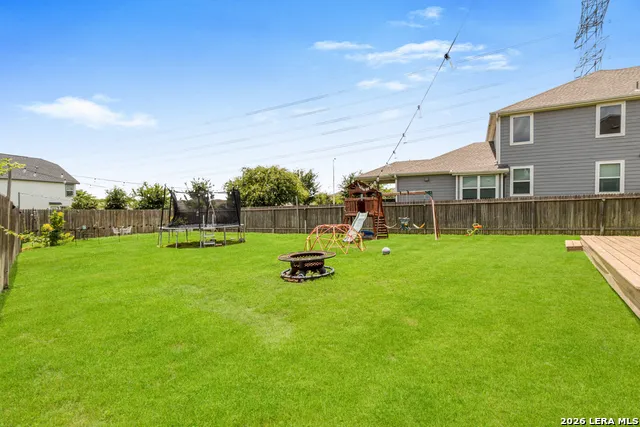 5114 WELLS PARK Marion, TX 78124