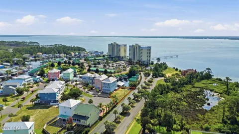 1041 Lighthouse Lagoon Court