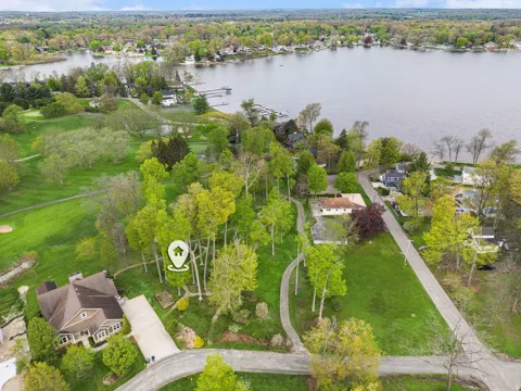4862 Knoll Court