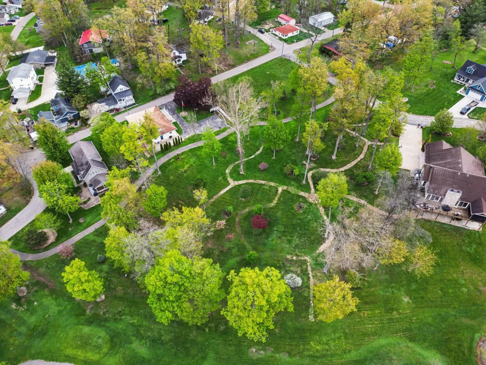 4862 Knoll Court Watervliet, MI 49098