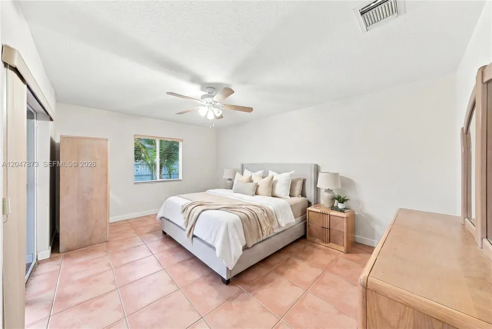 15059 SW 33rd Ter Miami, FL 33185