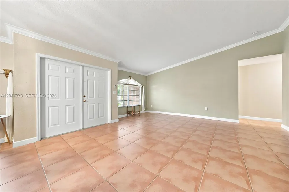 15059 SW 33rd Ter Miami, FL 33185
