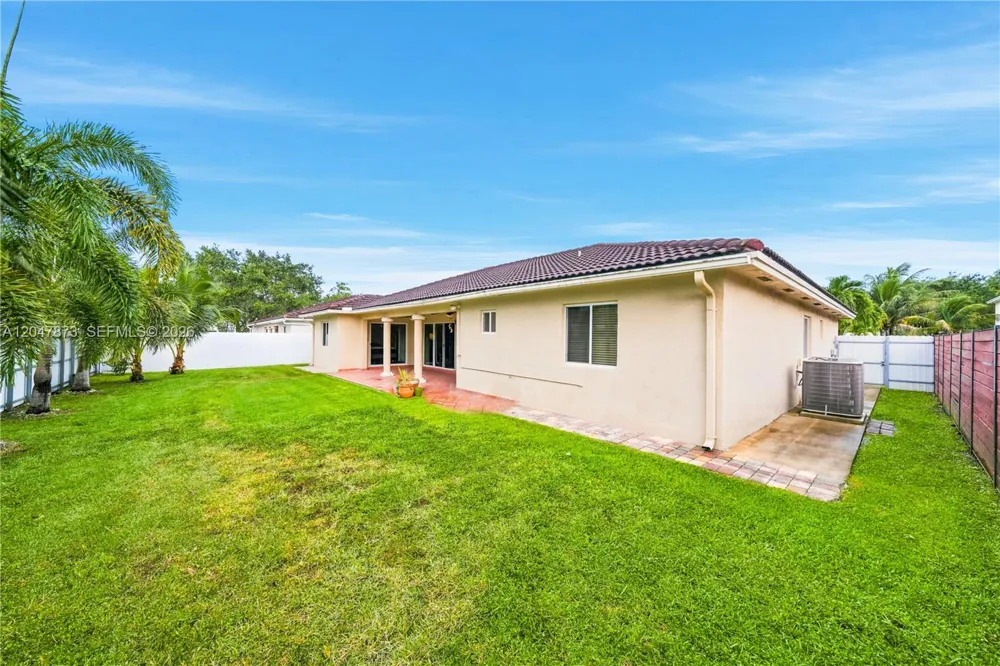 15059 SW 33rd Ter Miami, FL 33185