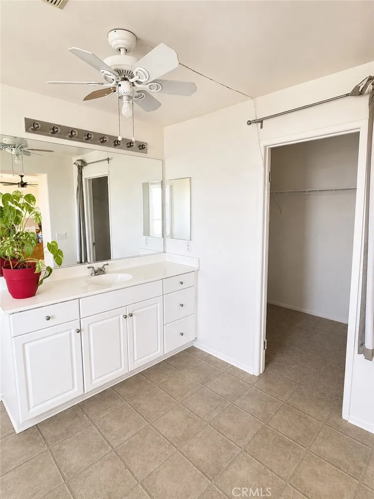 13116 Sunnyvale Court Hesperia, CA 92344