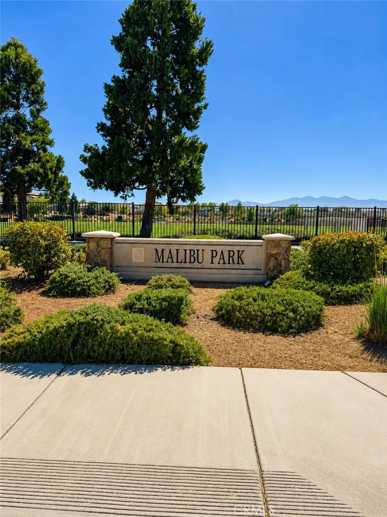 13116 Sunnyvale Court Hesperia, CA 92344