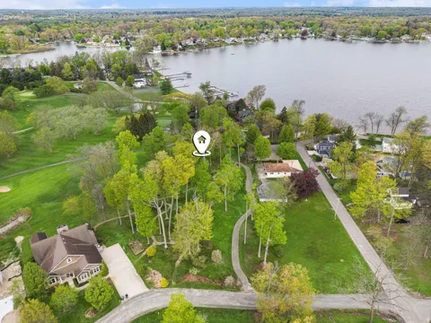 4874 Knoll Court