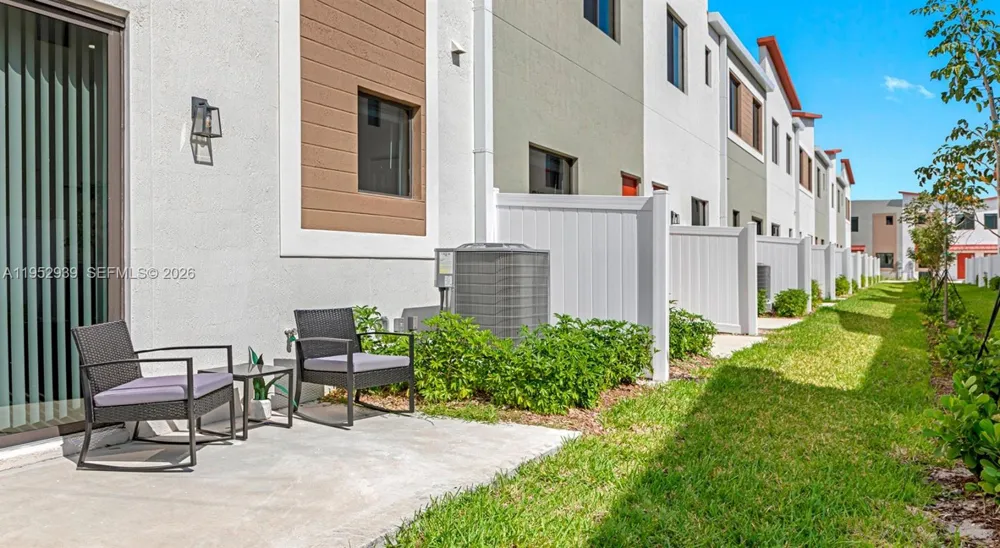 1001 NE 58th St #A Oakland Park, FL 33334