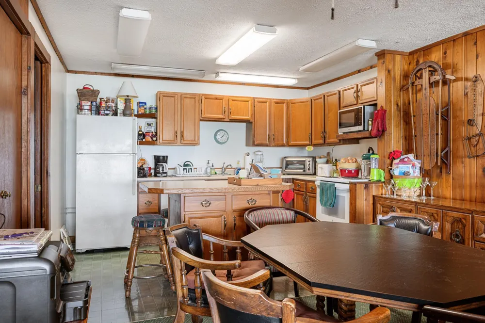 7953 S Glen Lake Road Glen Arbor Township, MI 49636