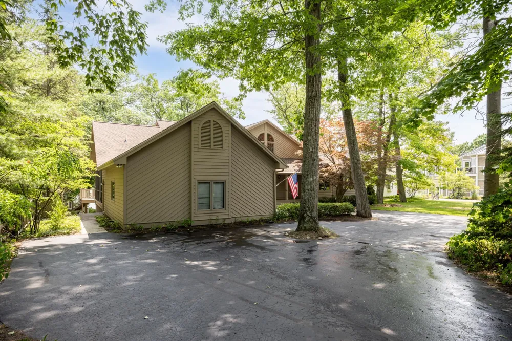 7953 S Glen Lake Road Glen Arbor Township, MI 49636
