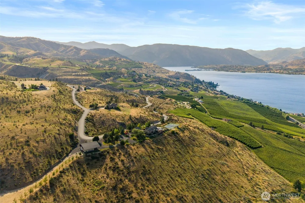 340 Hawks Meadow Road Chelan, WA 98816