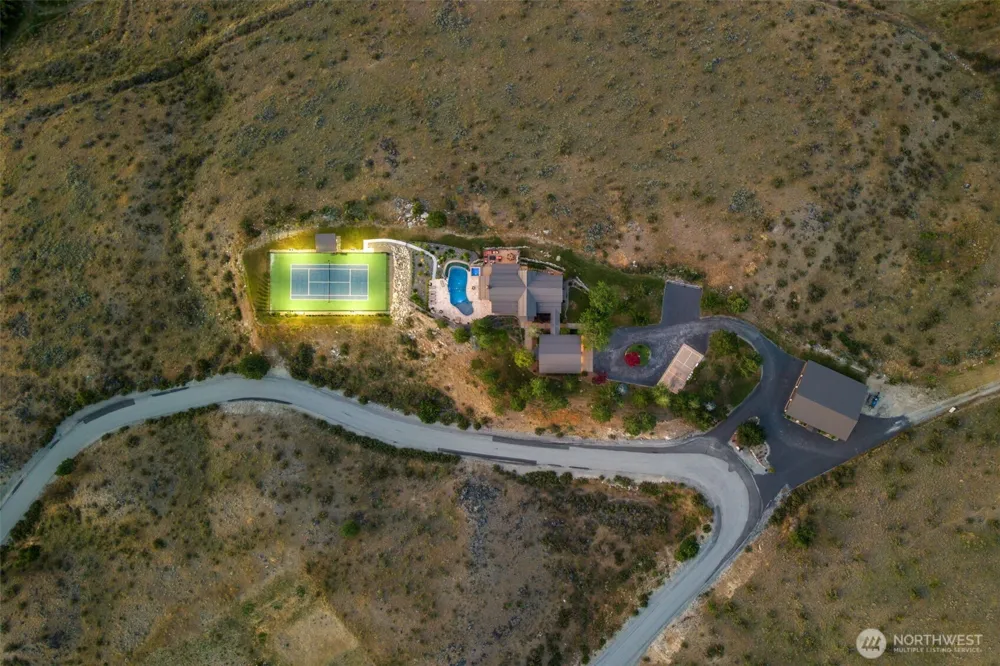 340 Hawks Meadow Road Chelan, WA 98816
