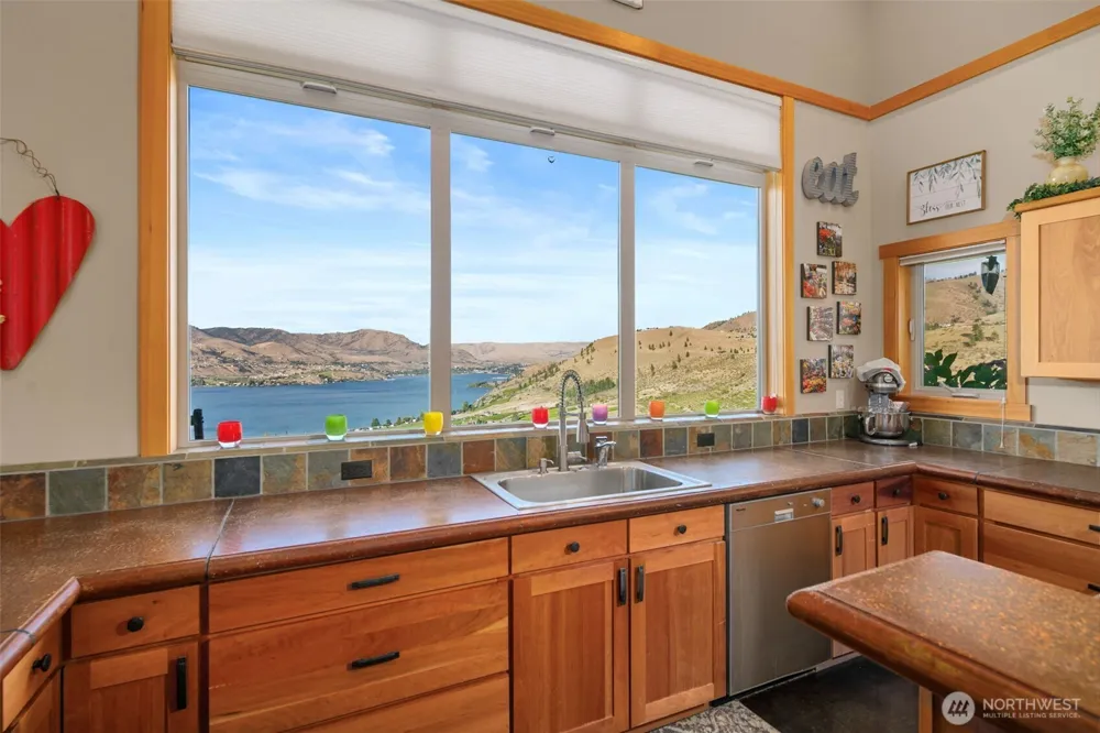 340 Hawks Meadow Road Chelan, WA 98816