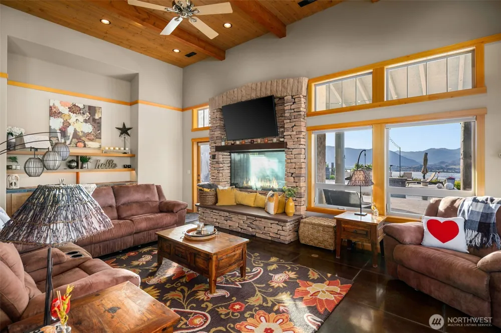 340 Hawks Meadow Road Chelan, WA 98816