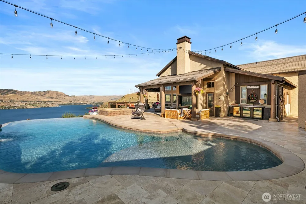 340 Hawks Meadow Road Chelan, WA 98816