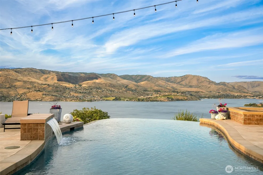 340 Hawks Meadow Road Chelan, WA 98816