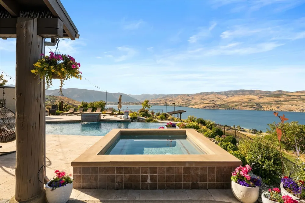 340 Hawks Meadow Road Chelan, WA 98816