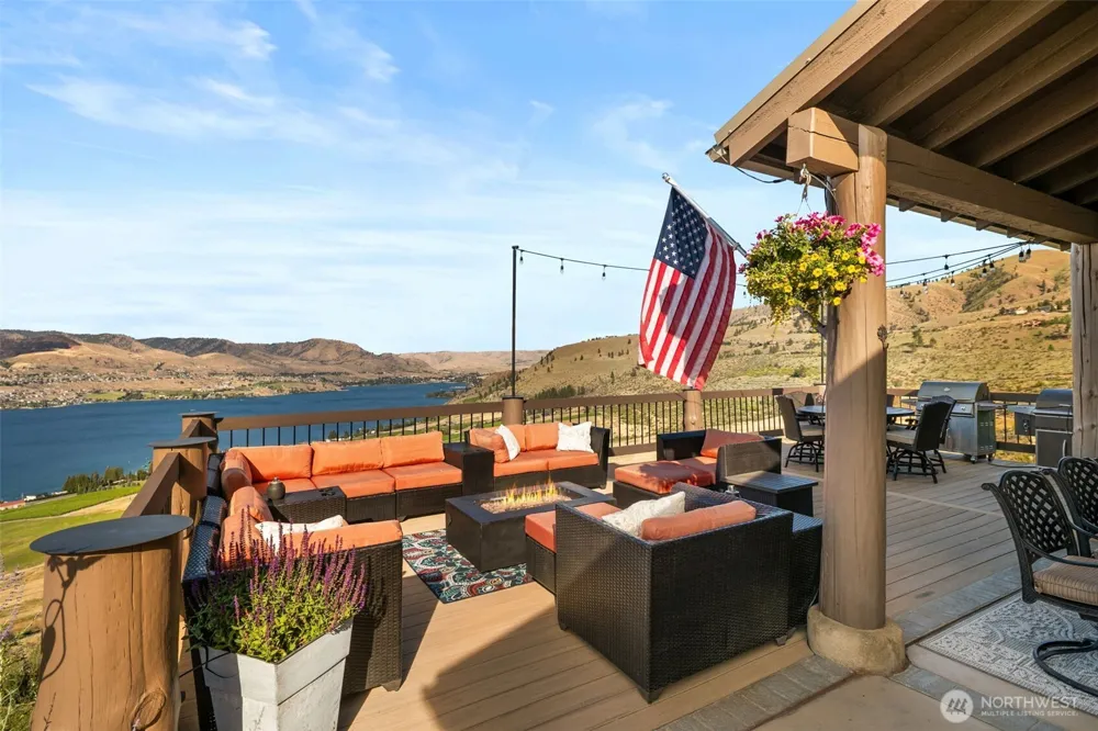 340 Hawks Meadow Road Chelan, WA 98816