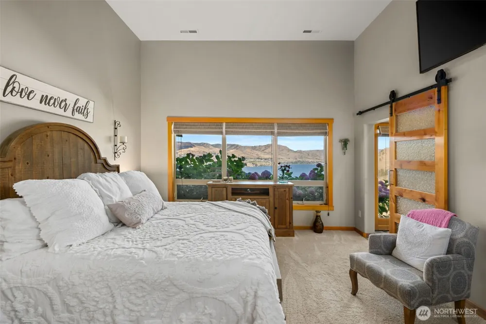 340 Hawks Meadow Road Chelan, WA 98816