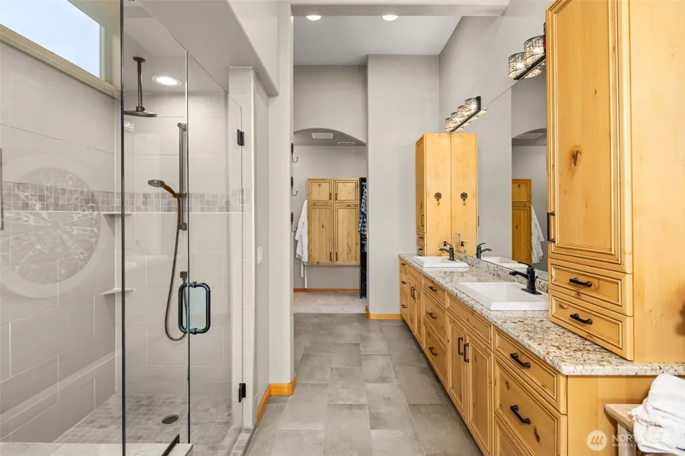 340 Hawks Meadow Road Chelan, WA 98816