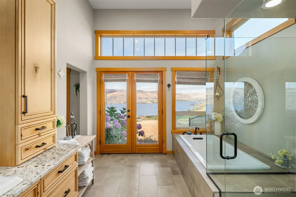 340 Hawks Meadow Road Chelan, WA 98816
