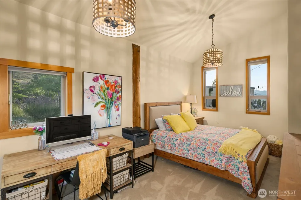 340 Hawks Meadow Road Chelan, WA 98816