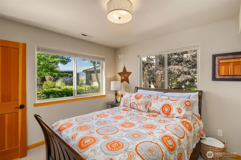 340 Hawks Meadow Road Chelan, WA 98816