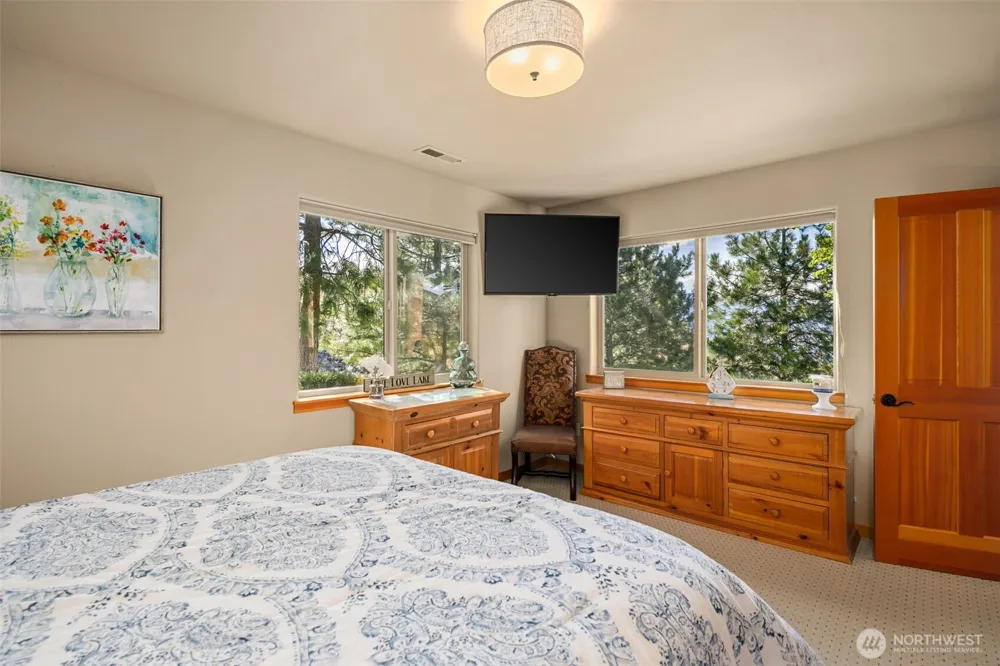 340 Hawks Meadow Road Chelan, WA 98816