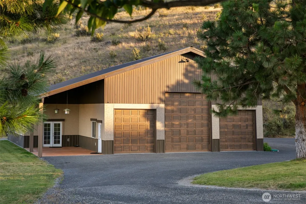 340 Hawks Meadow Road Chelan, WA 98816