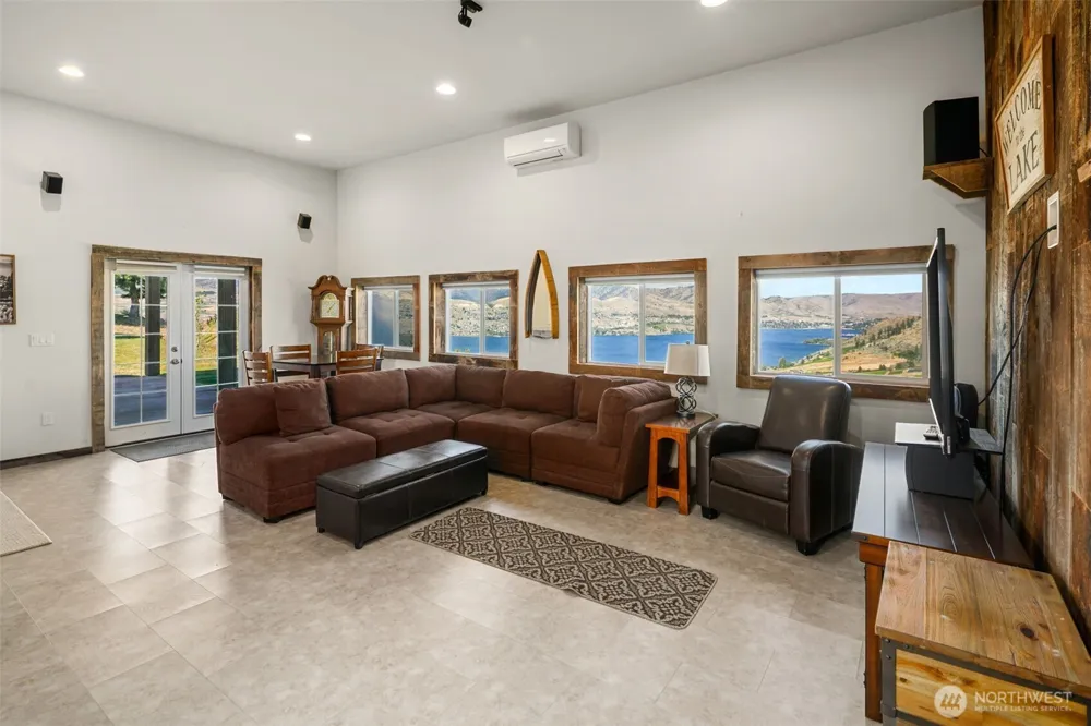 340 Hawks Meadow Road Chelan, WA 98816