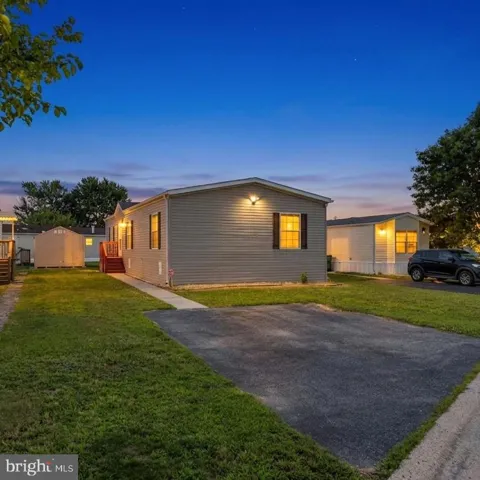 1733 BARBARA CIRCLE