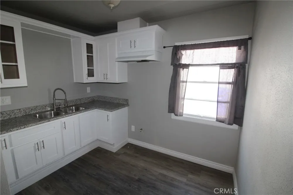 4986 Southern Avenue #B South Gate, CA 90280