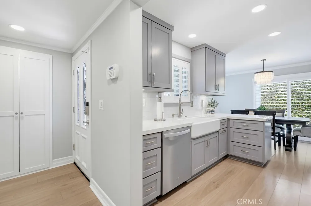 5482 Park Garden Grove, CA 92845