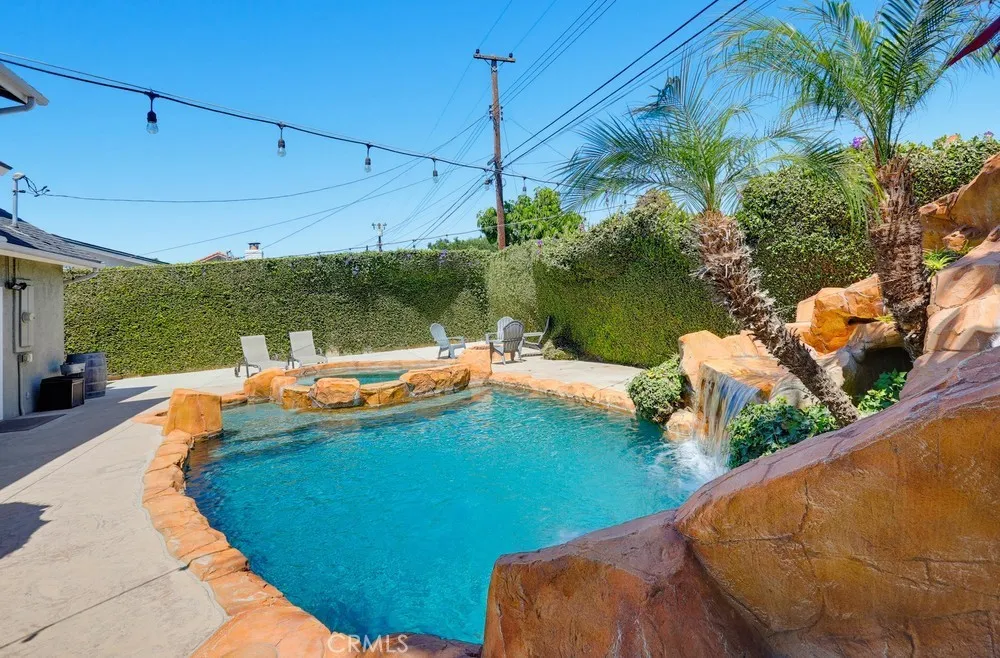 5482 Park Garden Grove, CA 92845