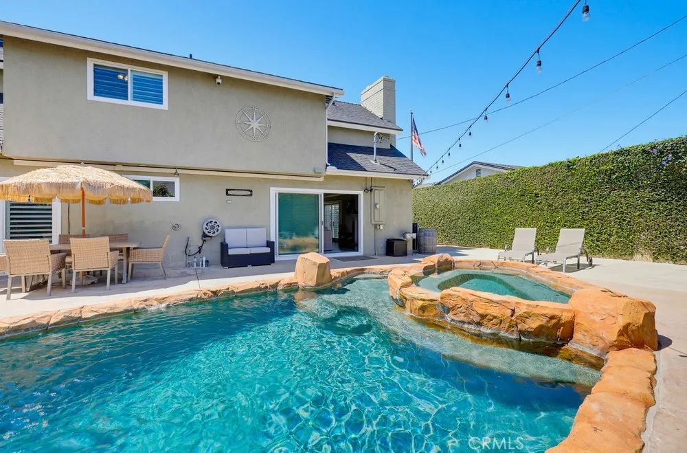 5482 Park Garden Grove, CA 92845