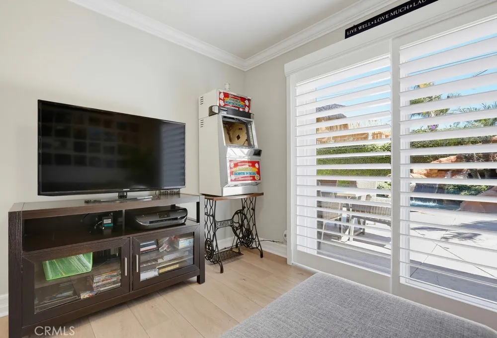 5482 Park Garden Grove, CA 92845