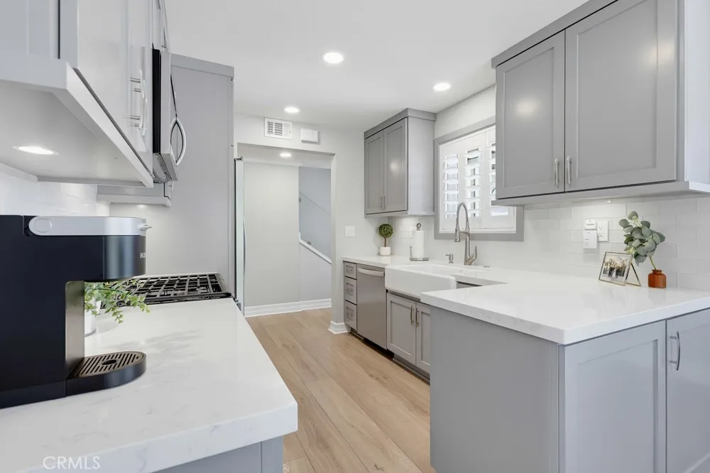 5482 Park Garden Grove, CA 92845