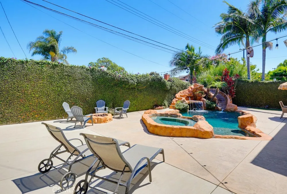 5482 Park Garden Grove, CA 92845
