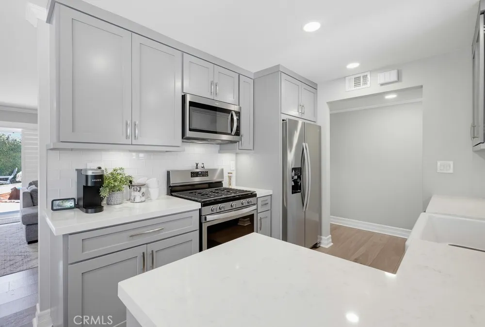 5482 Park Garden Grove, CA 92845