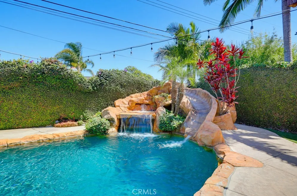 5482 Park Garden Grove, CA 92845
