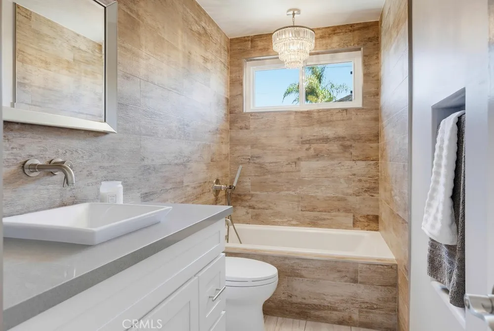 5482 Park Garden Grove, CA 92845