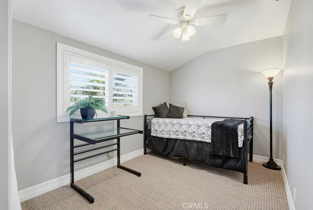 5482 Park Garden Grove, CA 92845