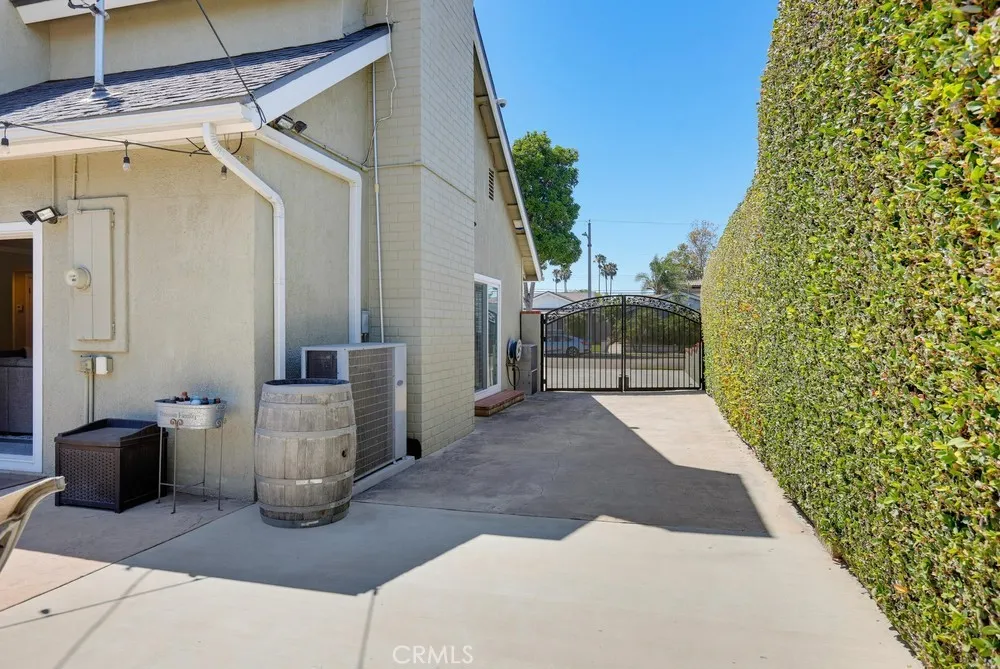 5482 Park Garden Grove, CA 92845