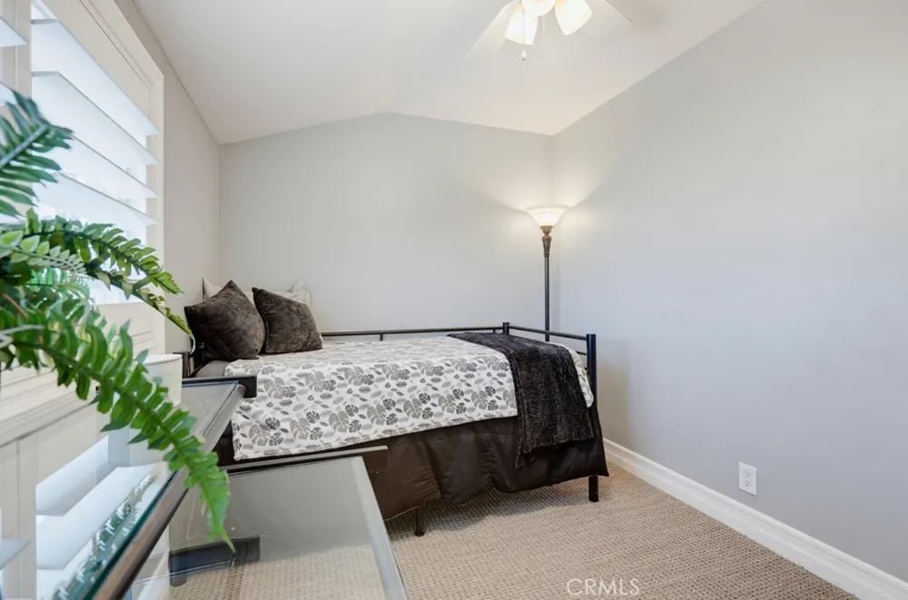 5482 Park Garden Grove, CA 92845